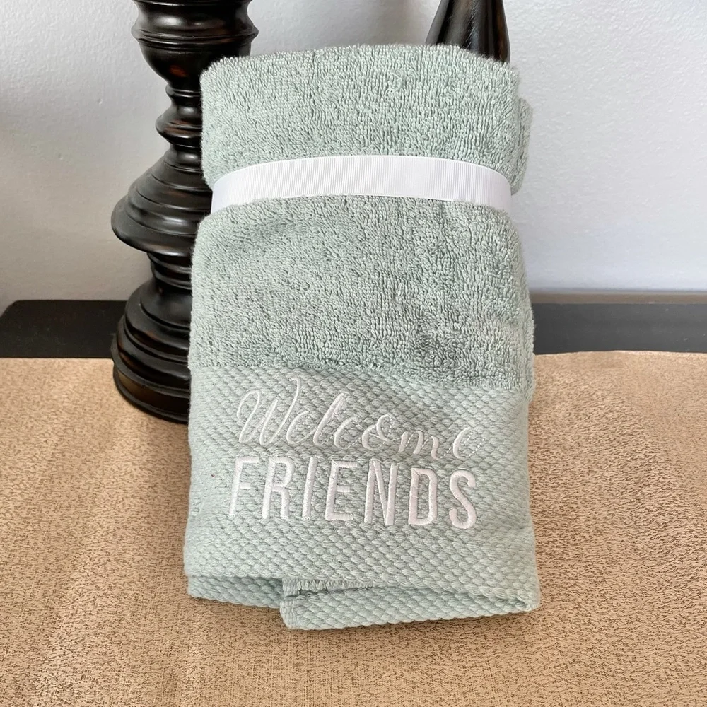 🆕SET OF 2 WELCOME FRIENDS Hand Towels